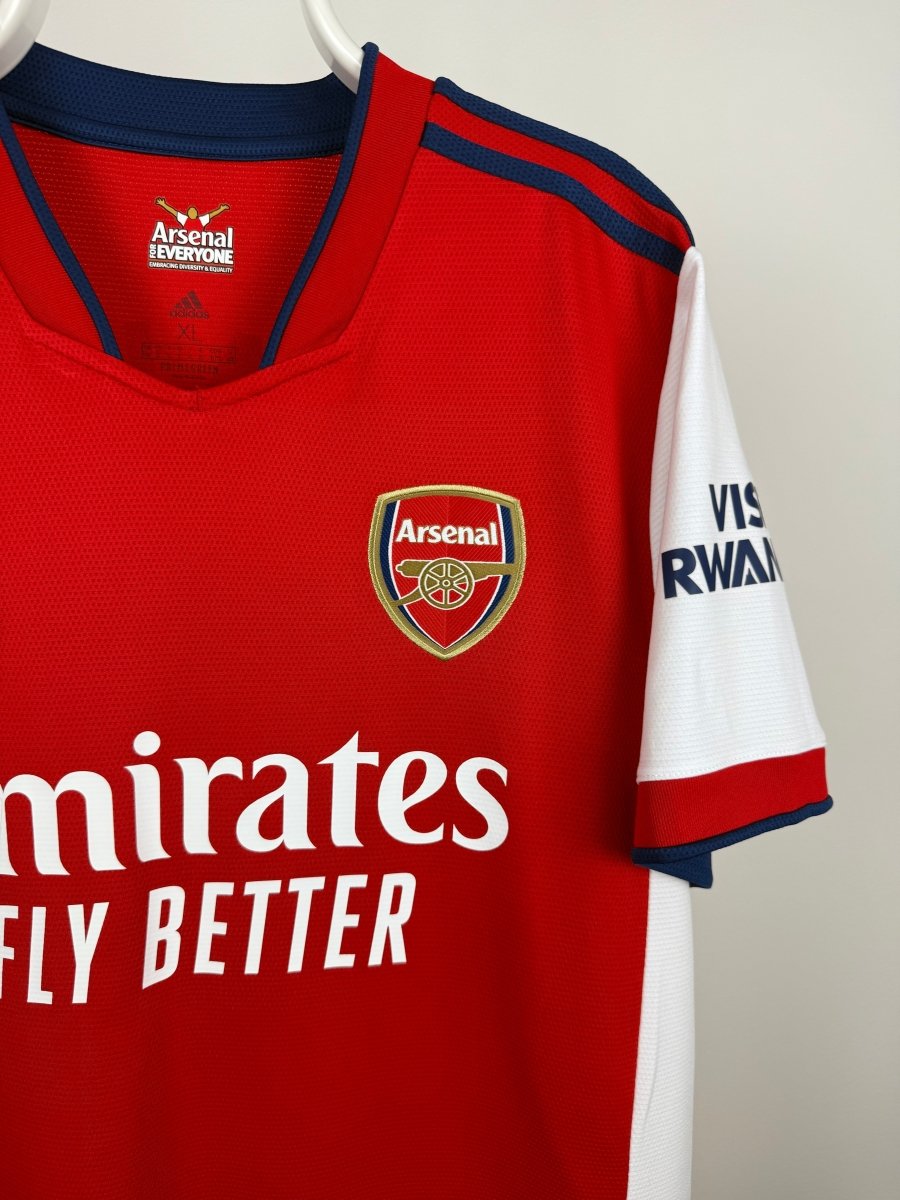 Bukayo Saka - Arsenal 2021/22 home shirt 🏴