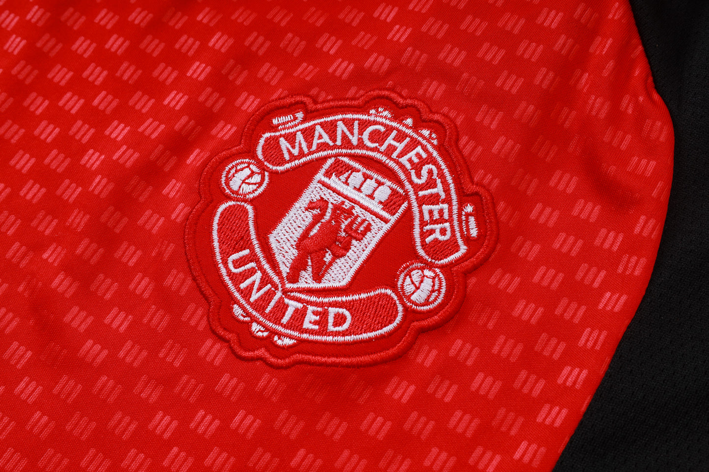 Manchester United 2026/27 sleeveless training kit
