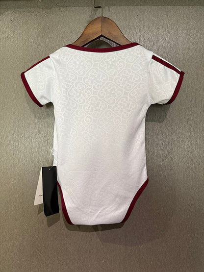 Away 26/27 Baby Kit
