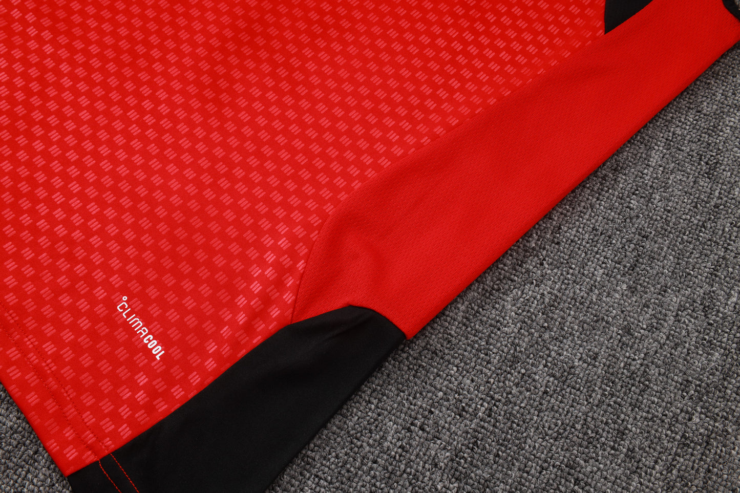 Manchester United 2026/27 sleeveless training kit