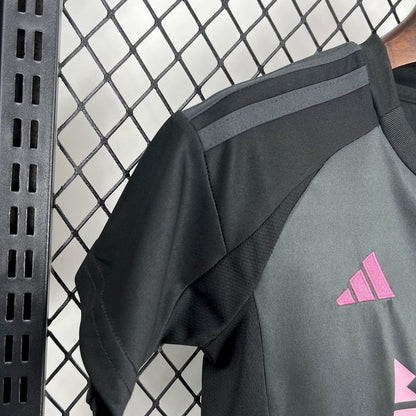 Away 25/26 Kids Kit