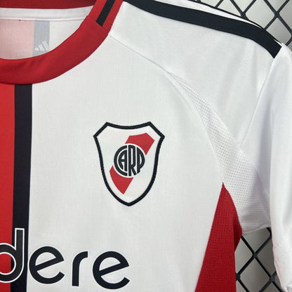 Third 25/26 Kids Kit