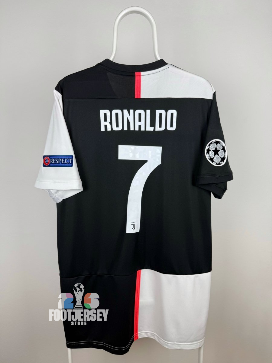 Cristiano Ronaldo - Juventus 2019/20 home shirt 🇵🇹