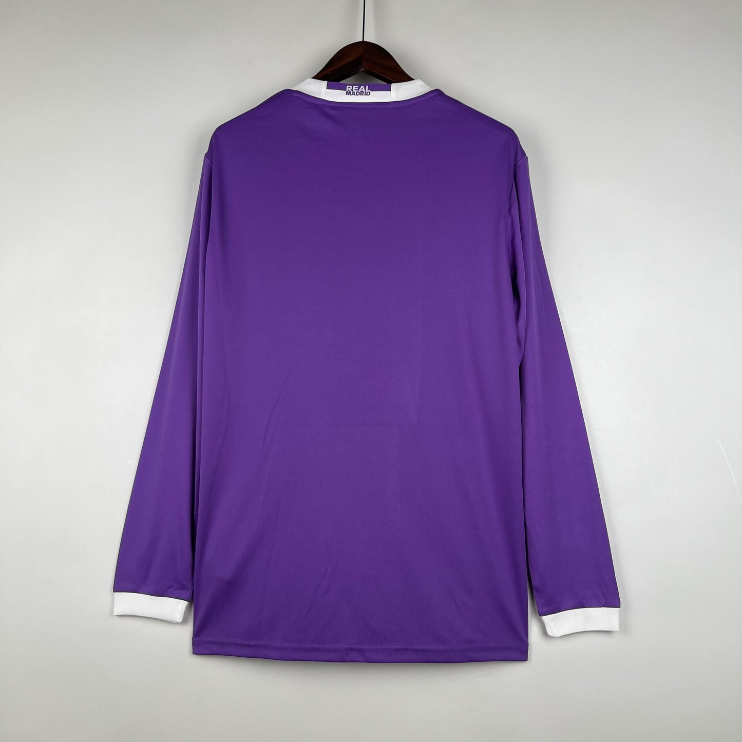 Real Madrid Retro Away Jersey 2016/2017 - Long Sleeve