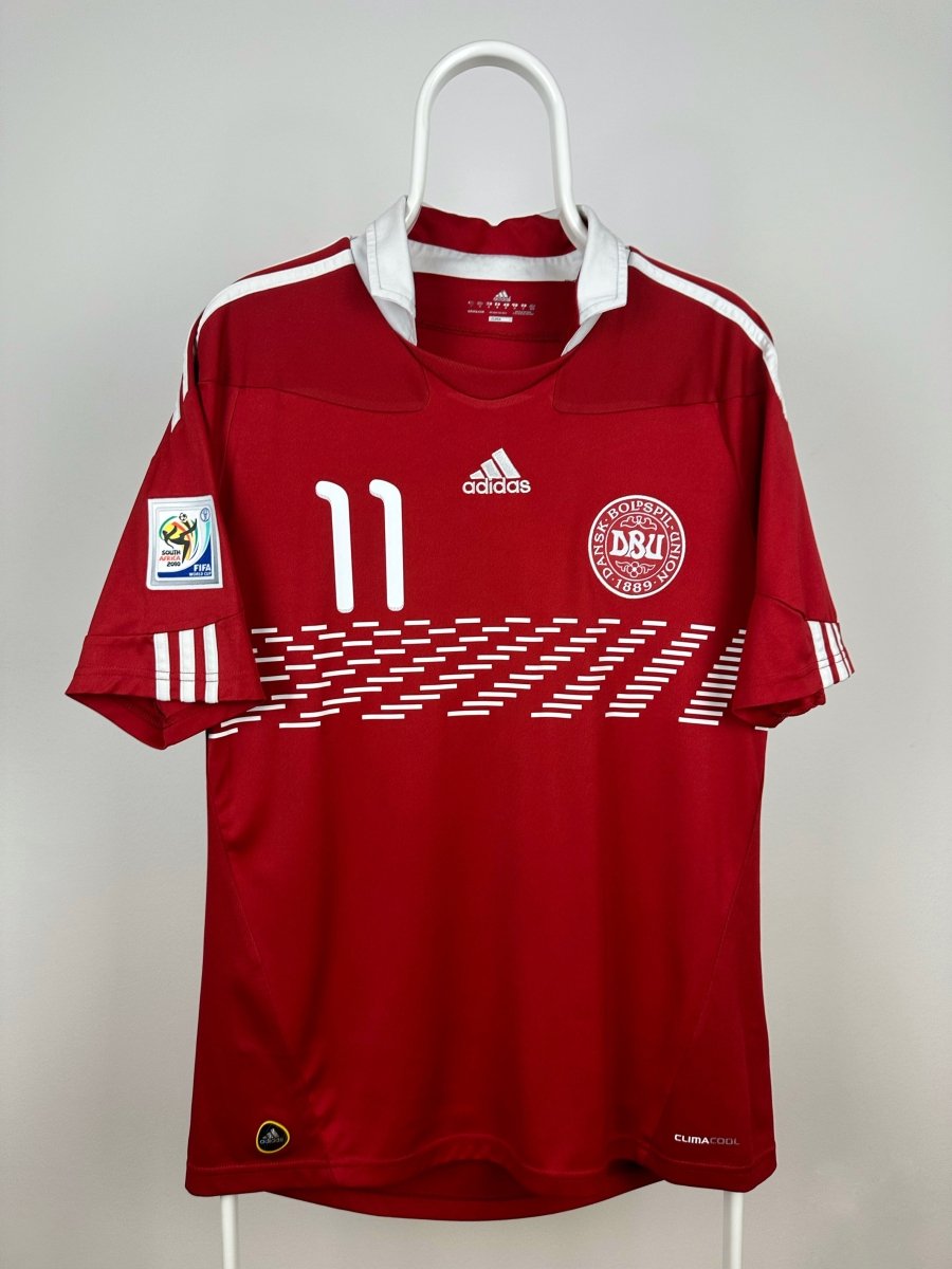 Nicklas Bendtner - Denmark 2010 home shirt 🇩🇰
