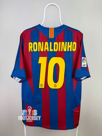 Ronaldinho - FC Barcelona 2005/06 home shirt 🇧🇷