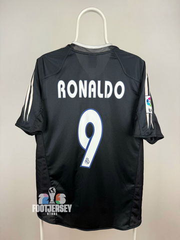 Ronaldo Nazario - Real Madrid 2004/05 away shirt 🇧🇷