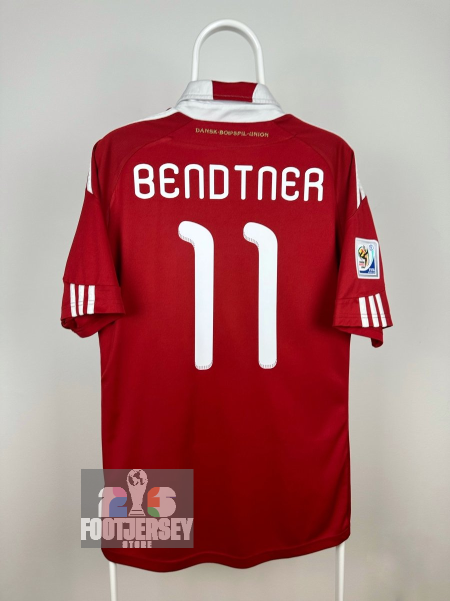Nicklas Bendtner - Denmark 2010 home shirt 🇩🇰