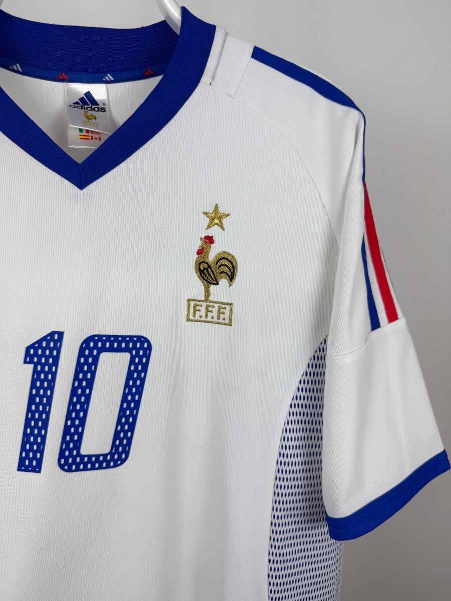 Zinedine Zidane - France 2002 away shirt 🇫🇷