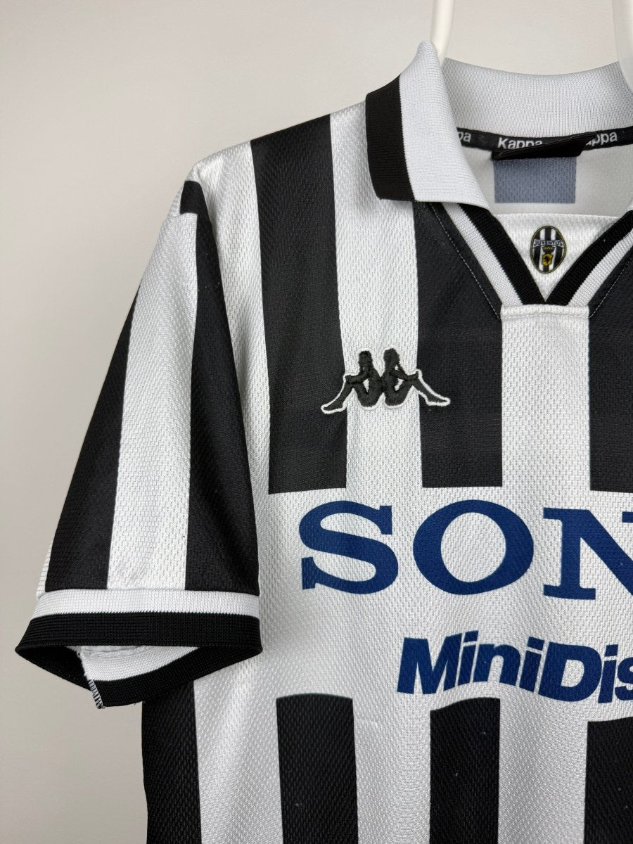 Zinedine Zidane - Juventus 1996/97 home shirt 🇫🇷